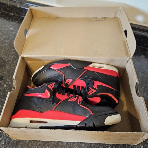 Nike Air Flight '89 - Picture 9 of 11